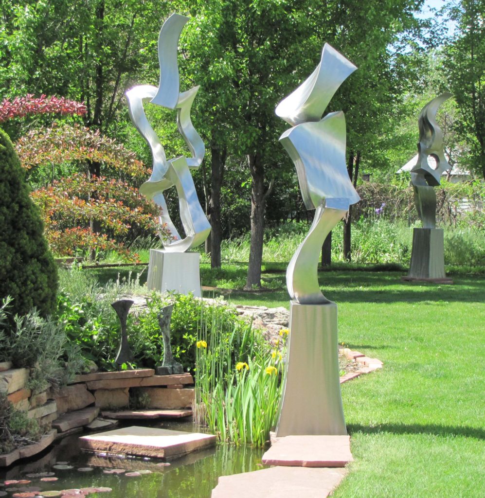 Monochromatic color and sculptures in the garden